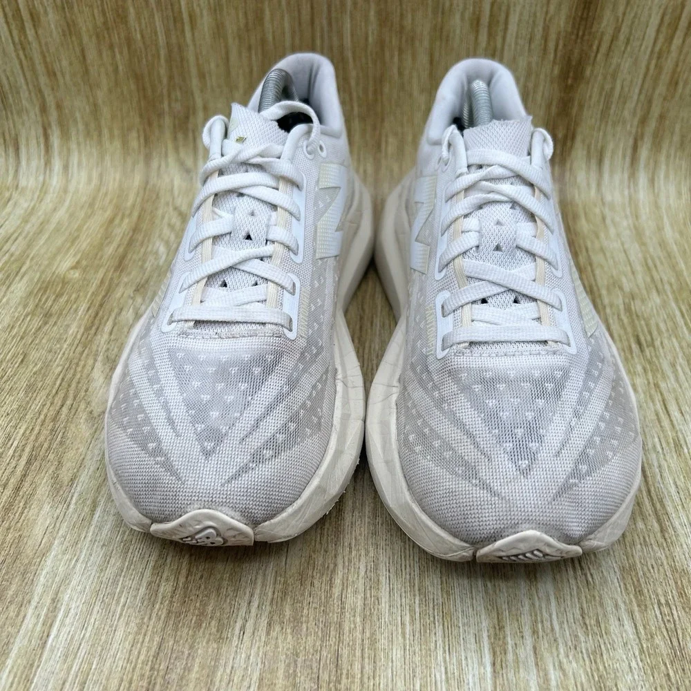 New Balance FuelCell Rebel v4 Women's 7.5 White Linen Running‎ Sneakers WFCXLJ4